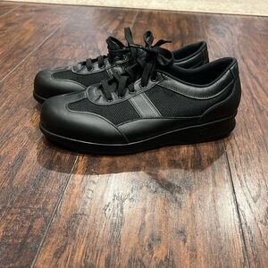 SAS Women's Black Sneakers 9.5ww